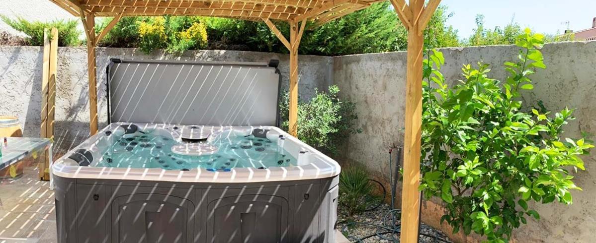 Villa Du Beau Vallon 2 Jacuzzi Privatif Et Piscine Chauffee Partagee แซ็ง-บินัวต์ ภายนอก รูปภาพ